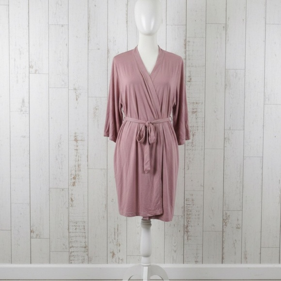 Other - 💎$3 WITH BUNDLE💎 Mauve Women's Robe *FLAWS